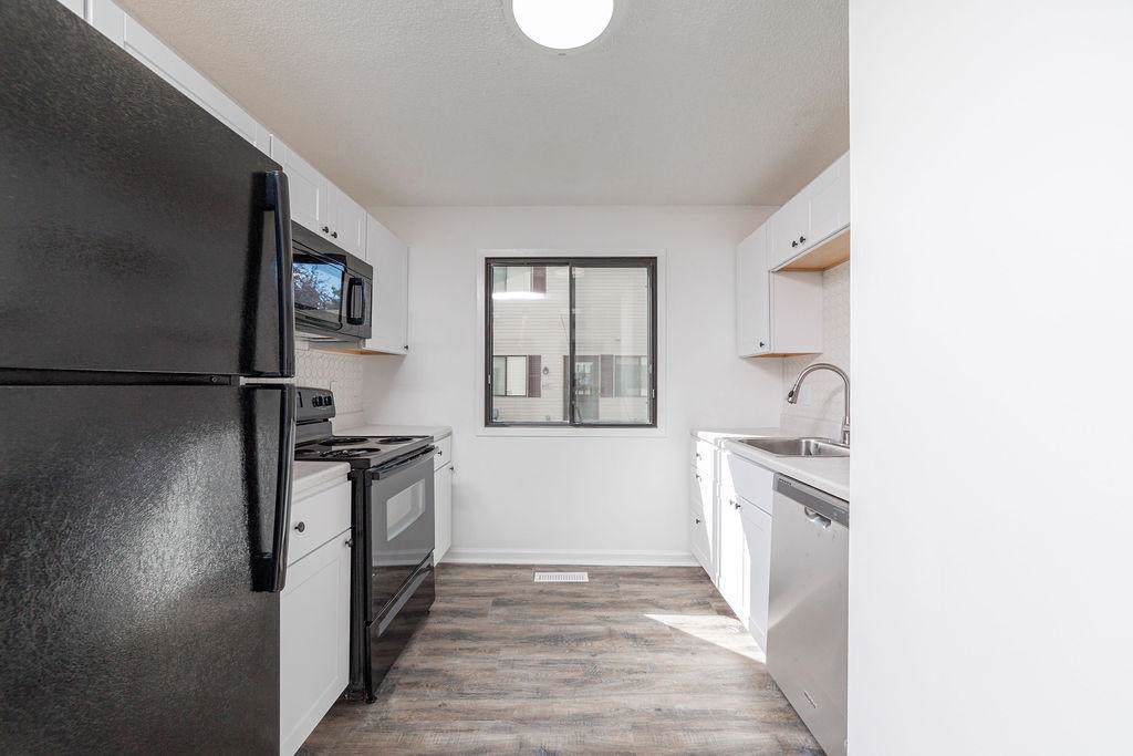 6605 83rd Court - Photo 1