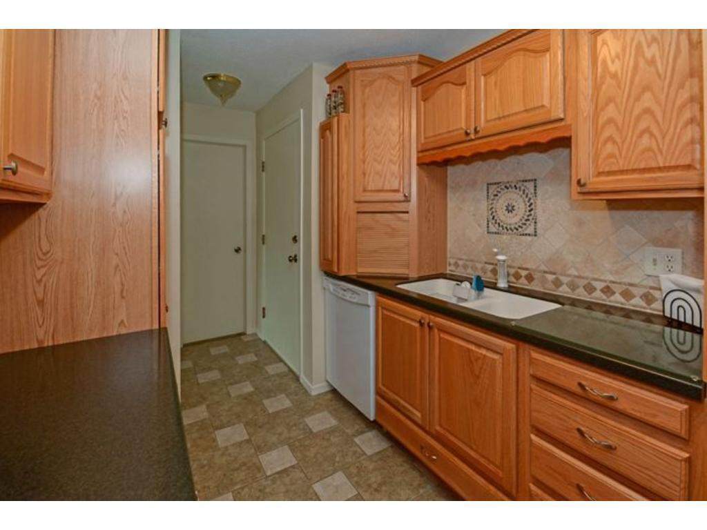 122 Demont Avenue - Photo 1