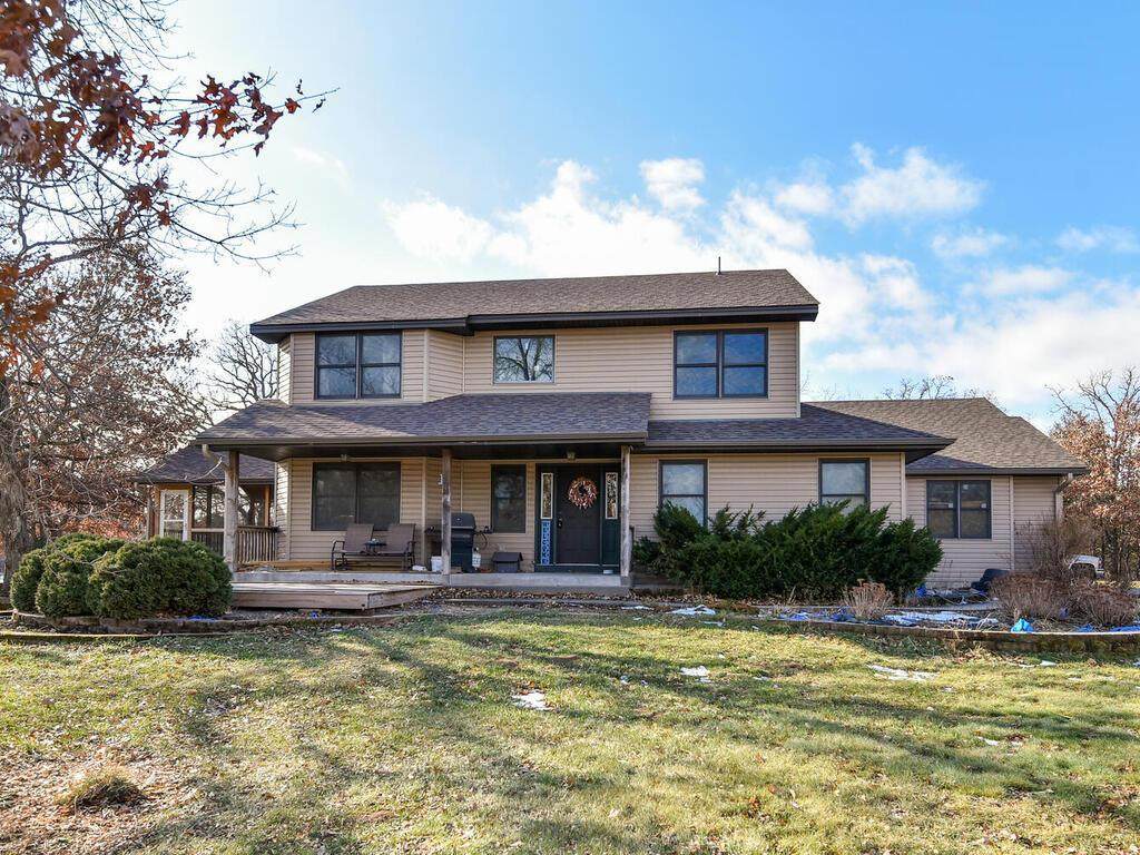 18113 221st Avenue - Photo 1