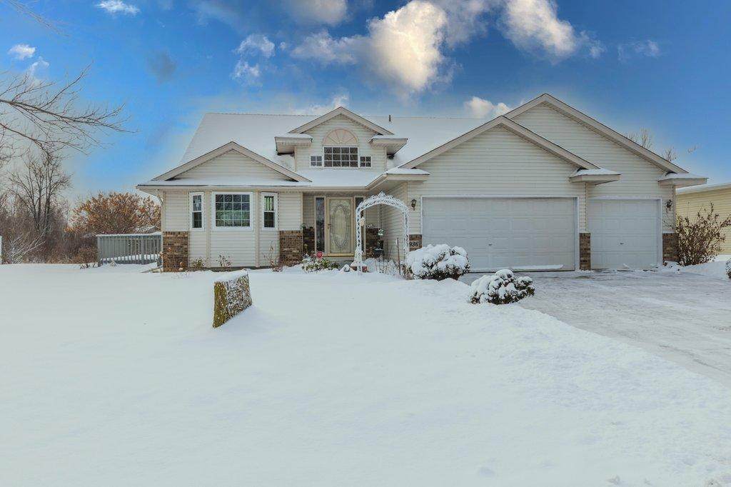 936 105th Avenue - Photo 1