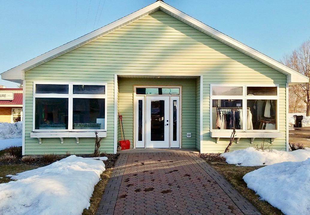 17 1st Avenue - Photo 1