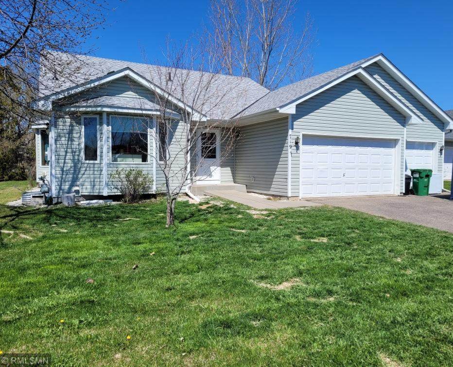 719 7th Street - Photo 1