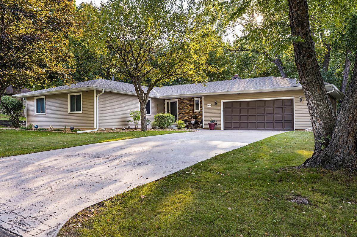 4513 Ridgeview Drive - Photo 1