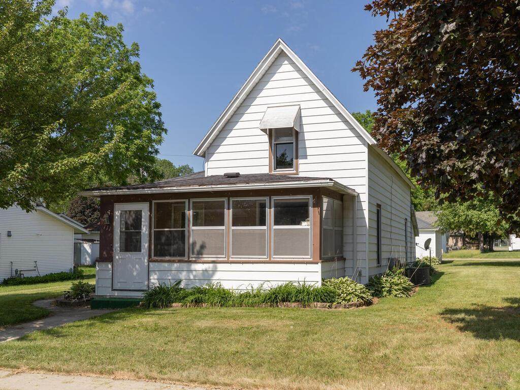 111 Chatfield Street - Photo 1