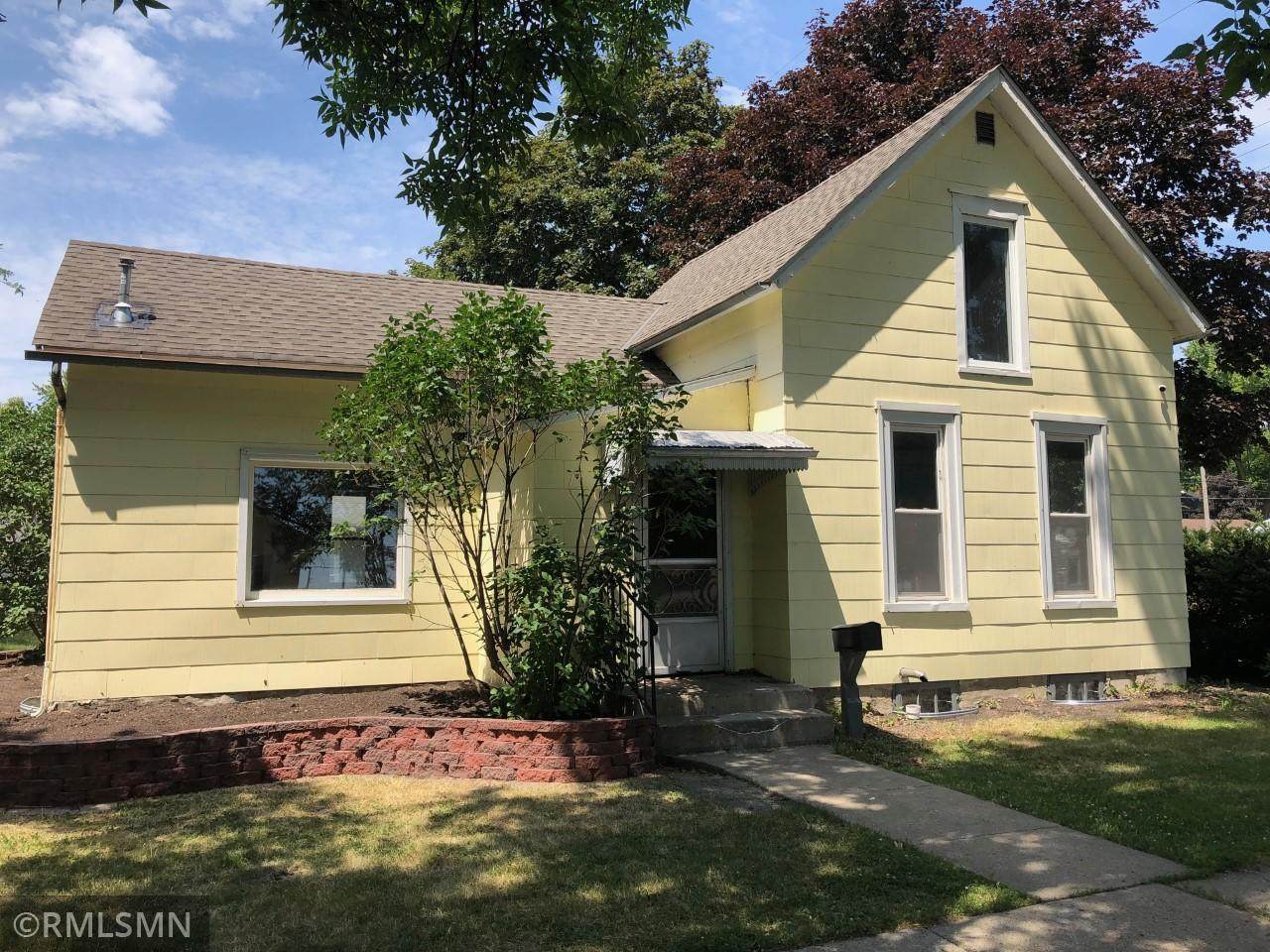 1529 Greeley Avenue - Photo 1