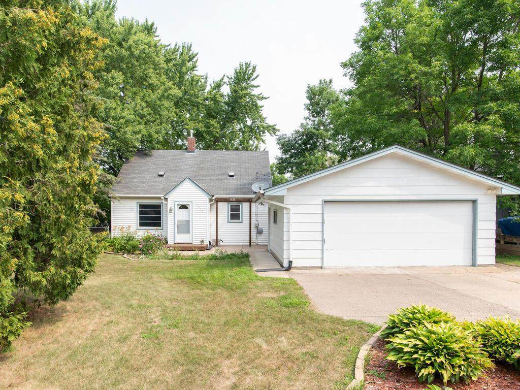 1419 Lark Avenue - Photo 1