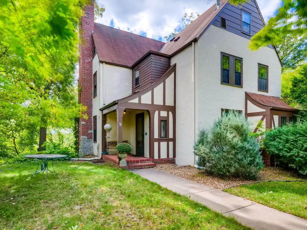9 Montcalm Court - Photo 1