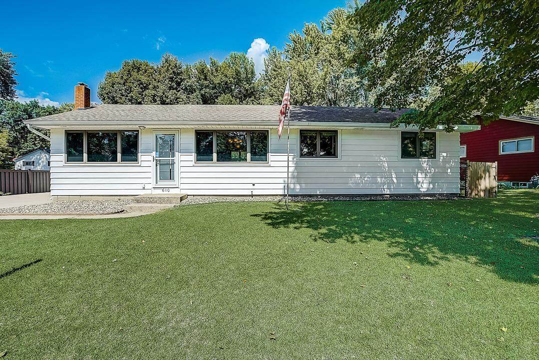 610 19th Street - Photo 1