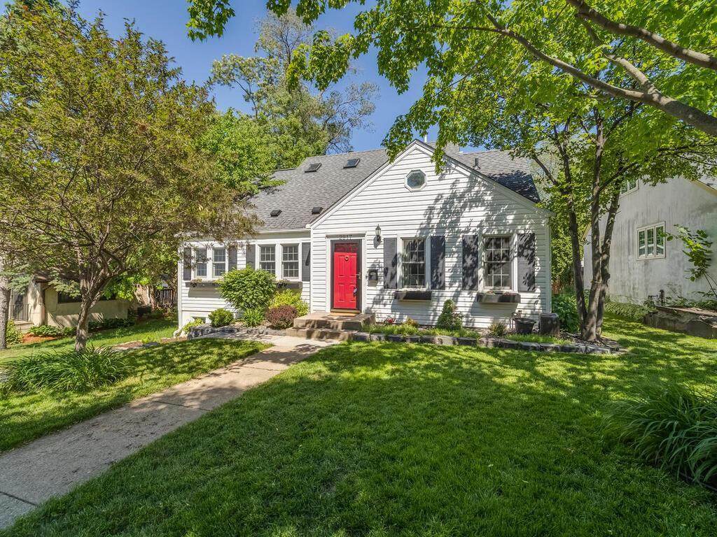 2917 Quentin Avenue - Photo 1