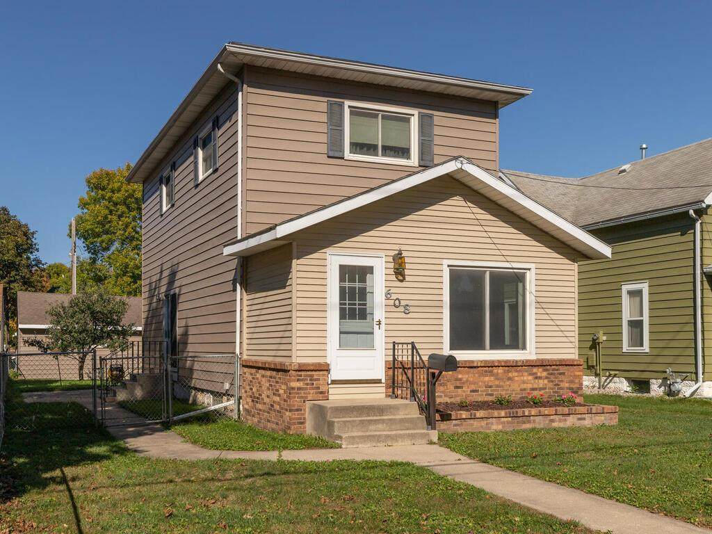 608 8th Avenue - Photo 1