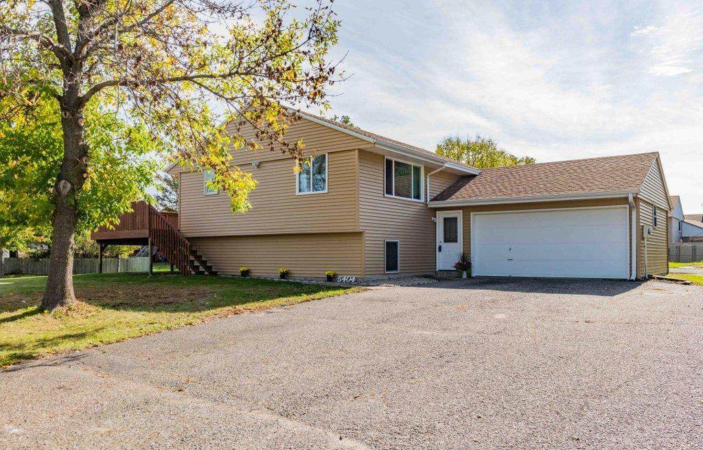 5404 142nd Avenue - Photo 1