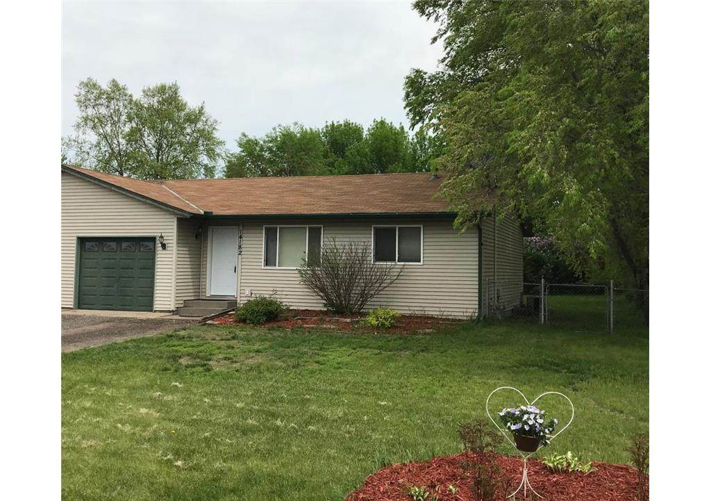 14182 Pineview Drive - Photo 1