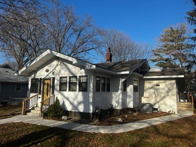 4725 Wentworth Avenue - Photo 1