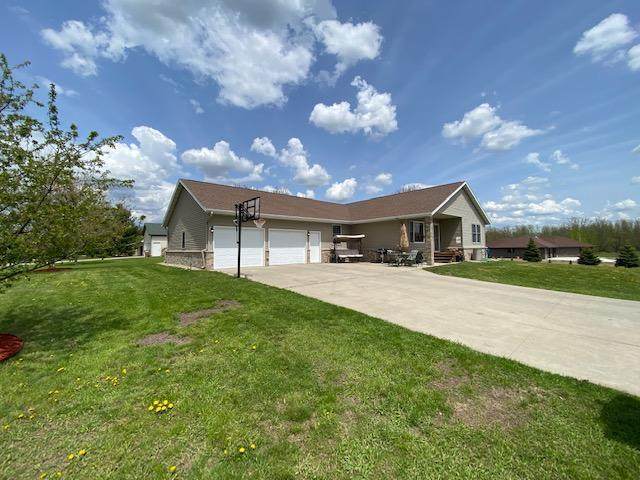 402 Doc Hanson Street - Photo 1