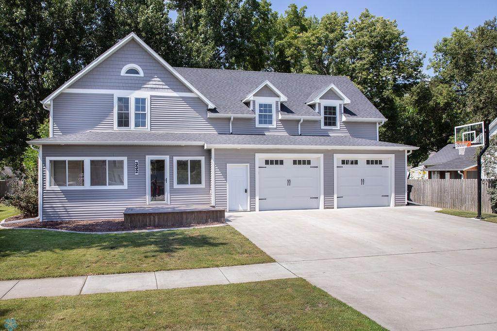 332 8th Avenue - Photo 1