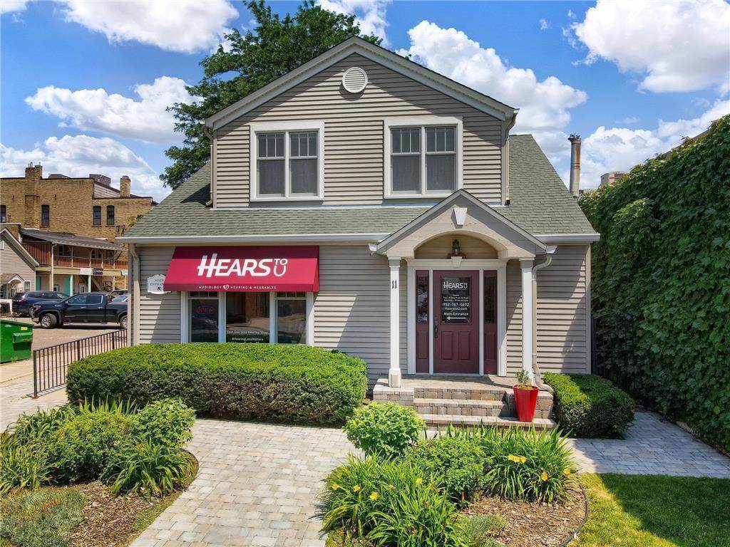 11 10th Avenue - Photo 1