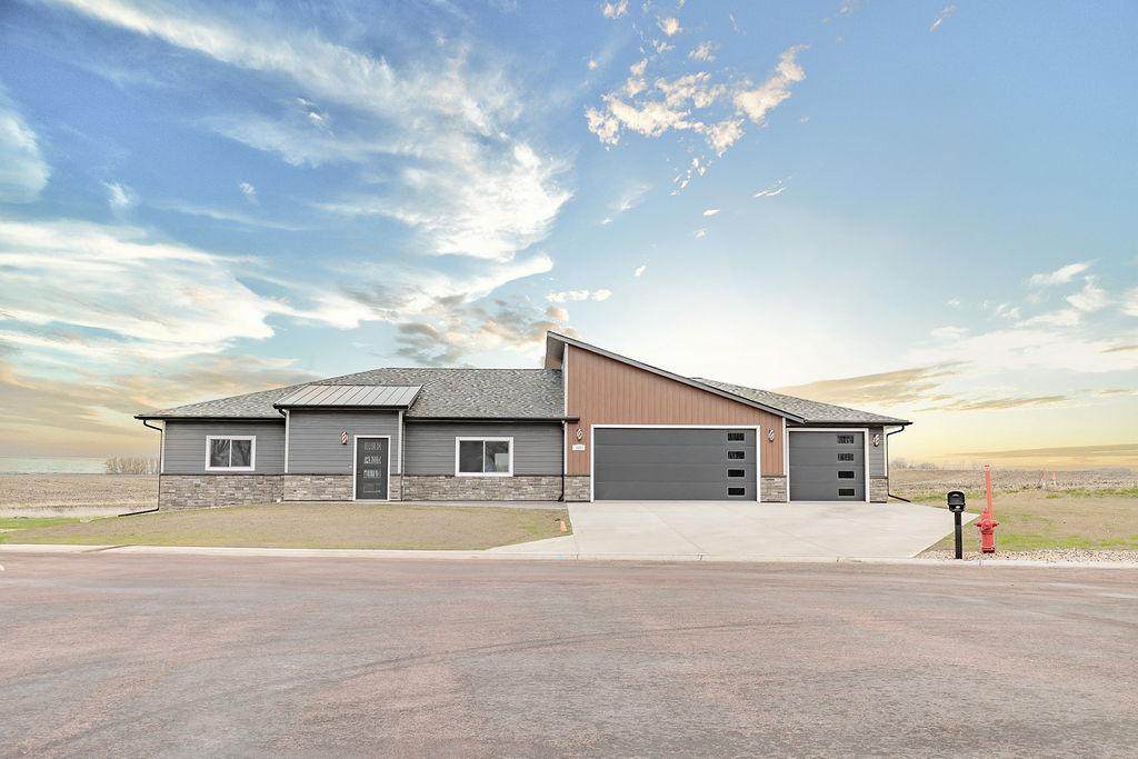 960 Sterling Ave. - Photo 1