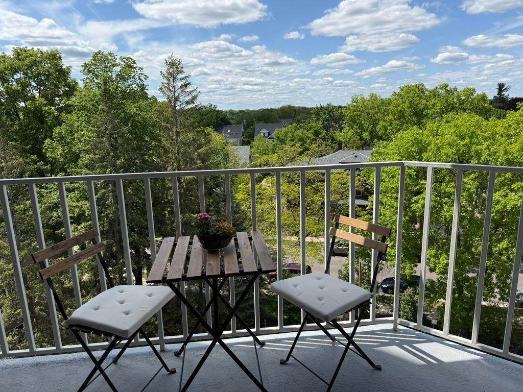 1425 28th Street - Photo 1