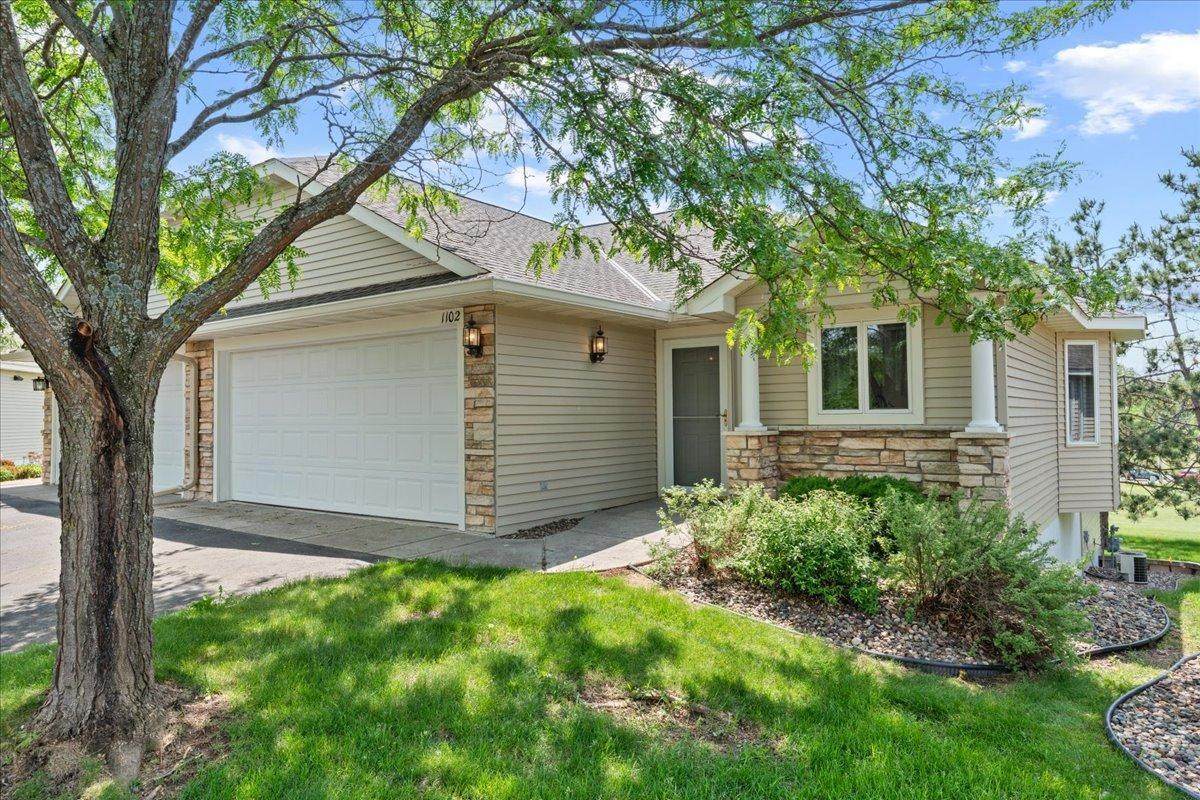 1102 Highpoint Court - Photo 1