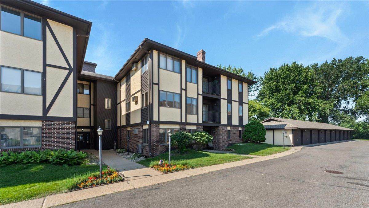 245 Park Avenue - Photo 1