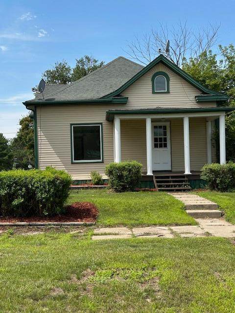 302 Cedar Avenue - Photo 1