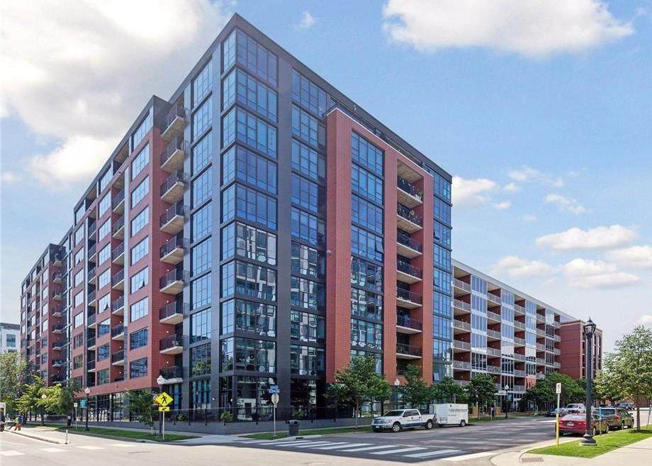 215 10th Avenue - Photo 1