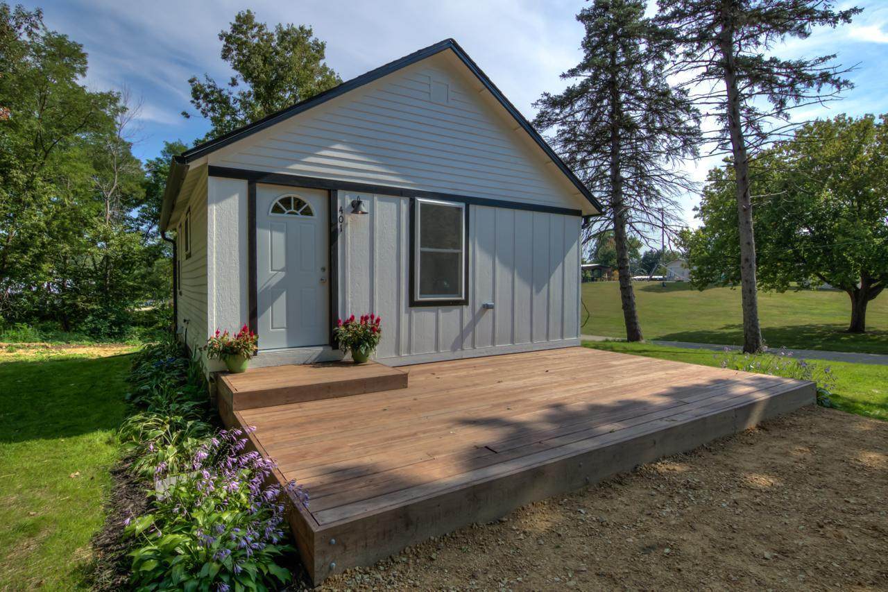 401 Elm Street - Photo 1