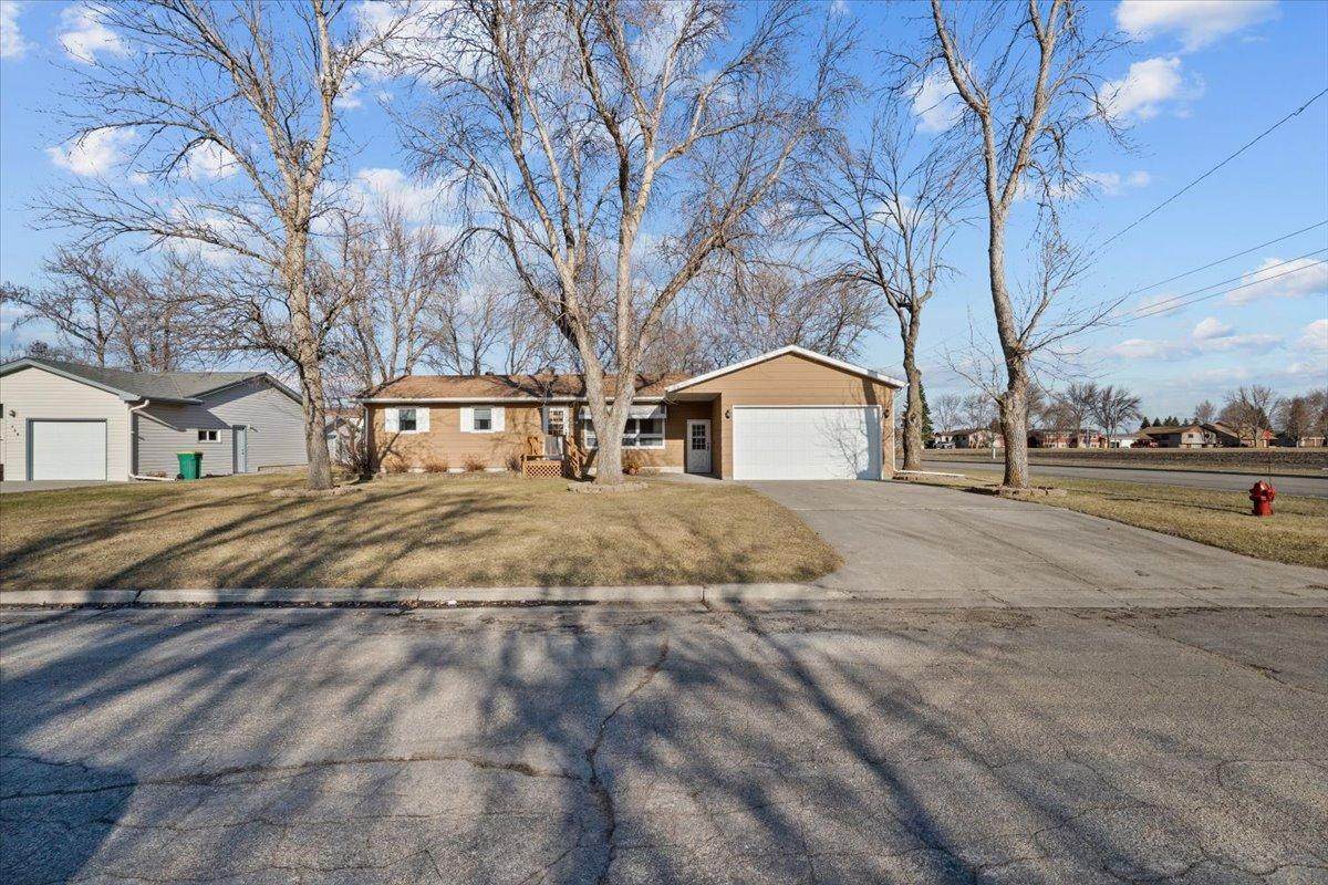 738 6th Street - Photo 1