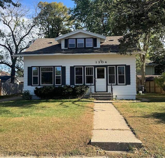 1304 7th Avenue - Photo 1