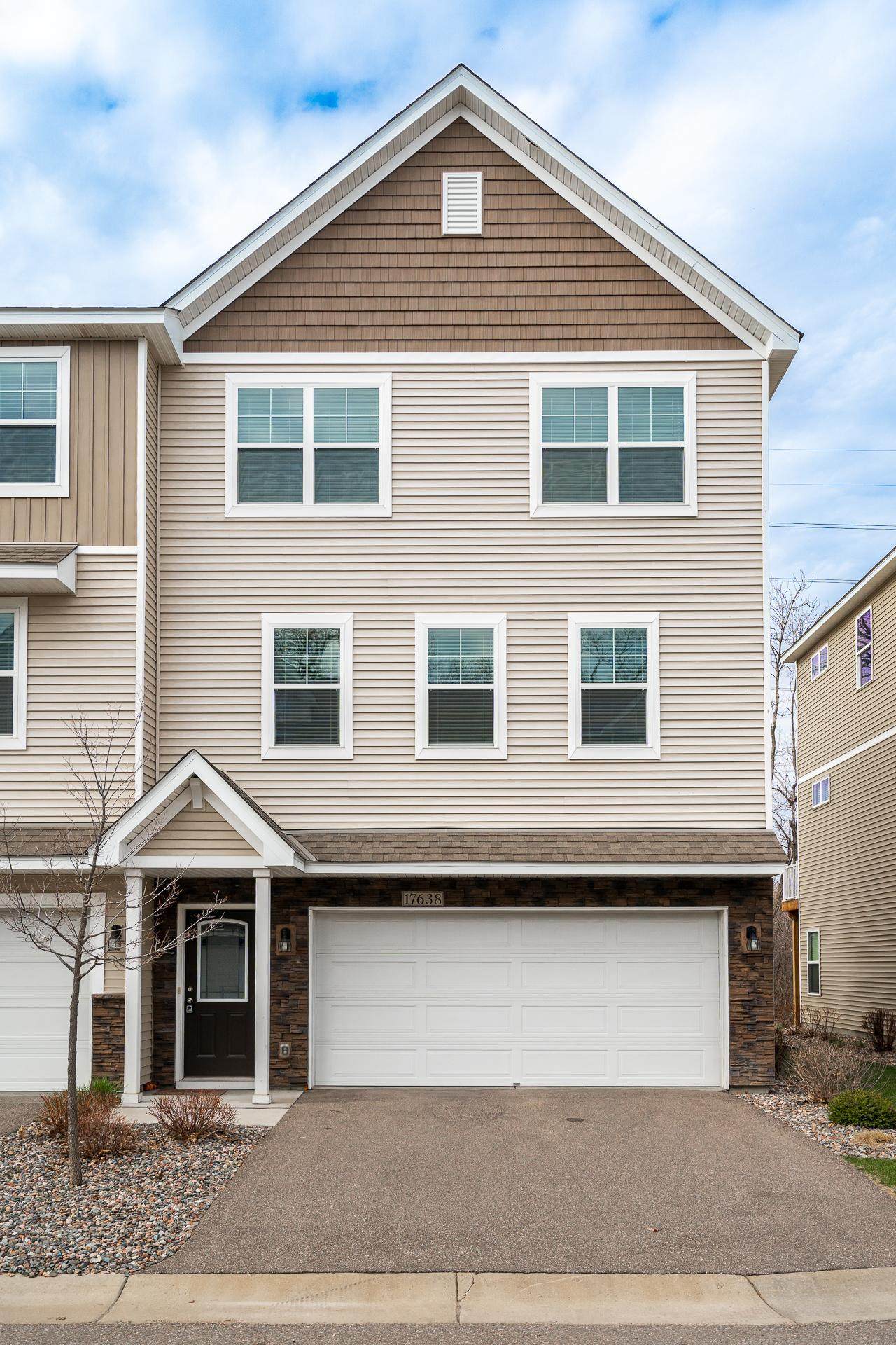 17638 96th Place - Photo 1