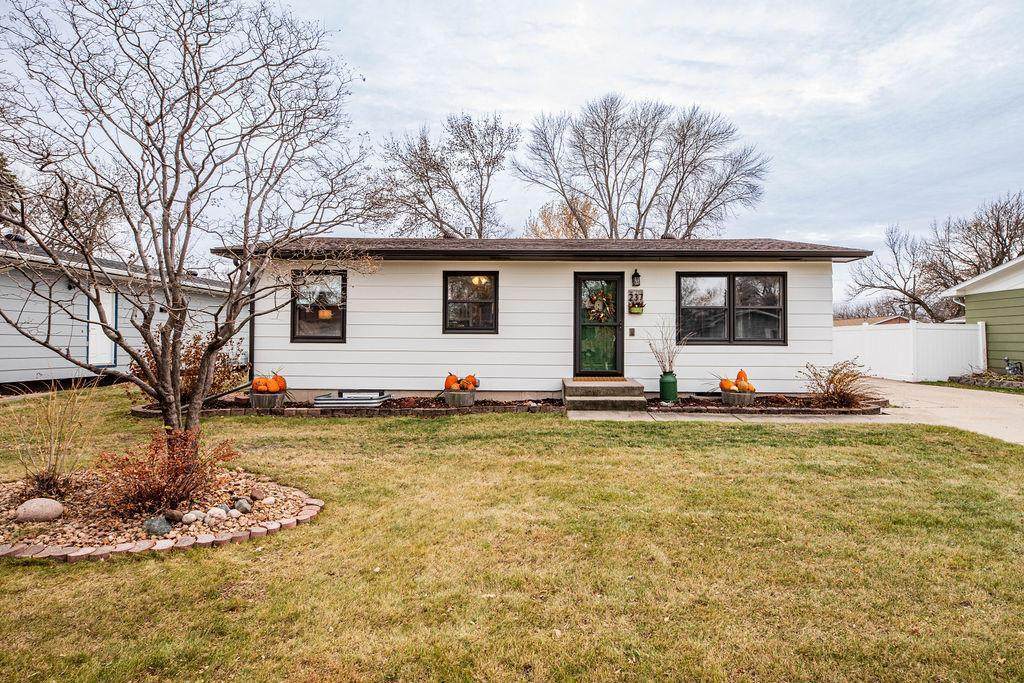 237 11th Avenue - Photo 1