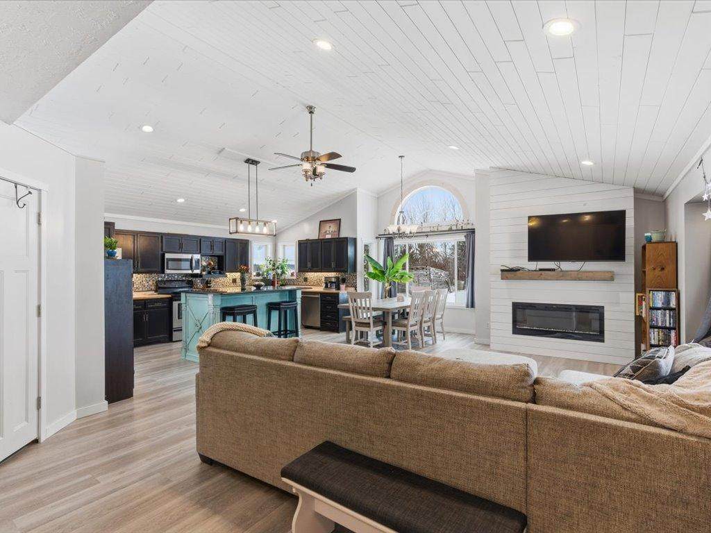 3775 32nd Street - Photo 1