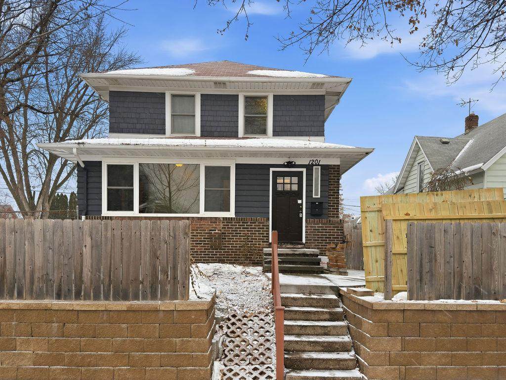1201 6th Street - Photo 1
