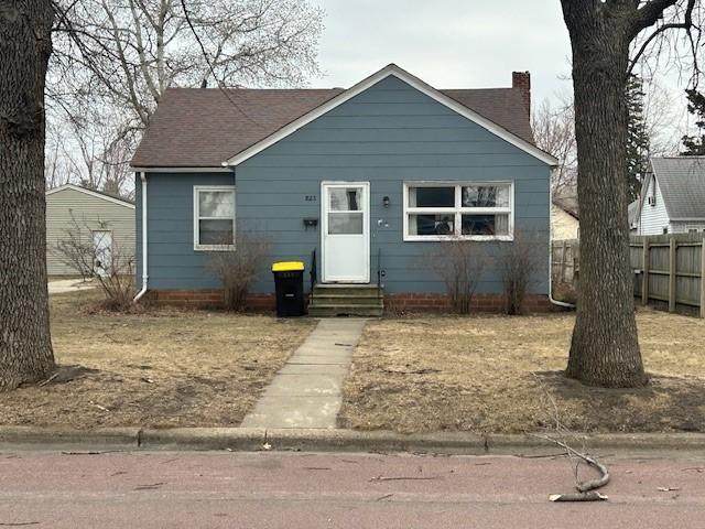 823 Columbus Avenue - Photo 1