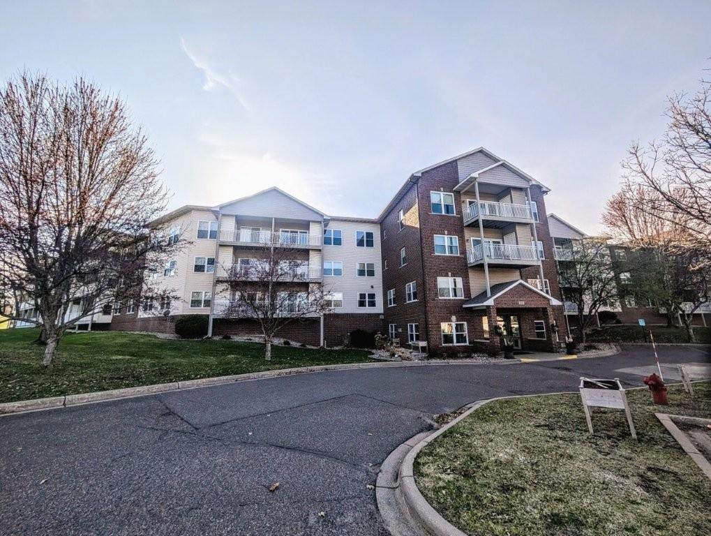 2231 Penn Place - Photo 1