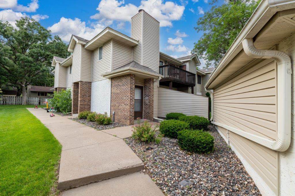 11410 Dogwood Street - Photo 1