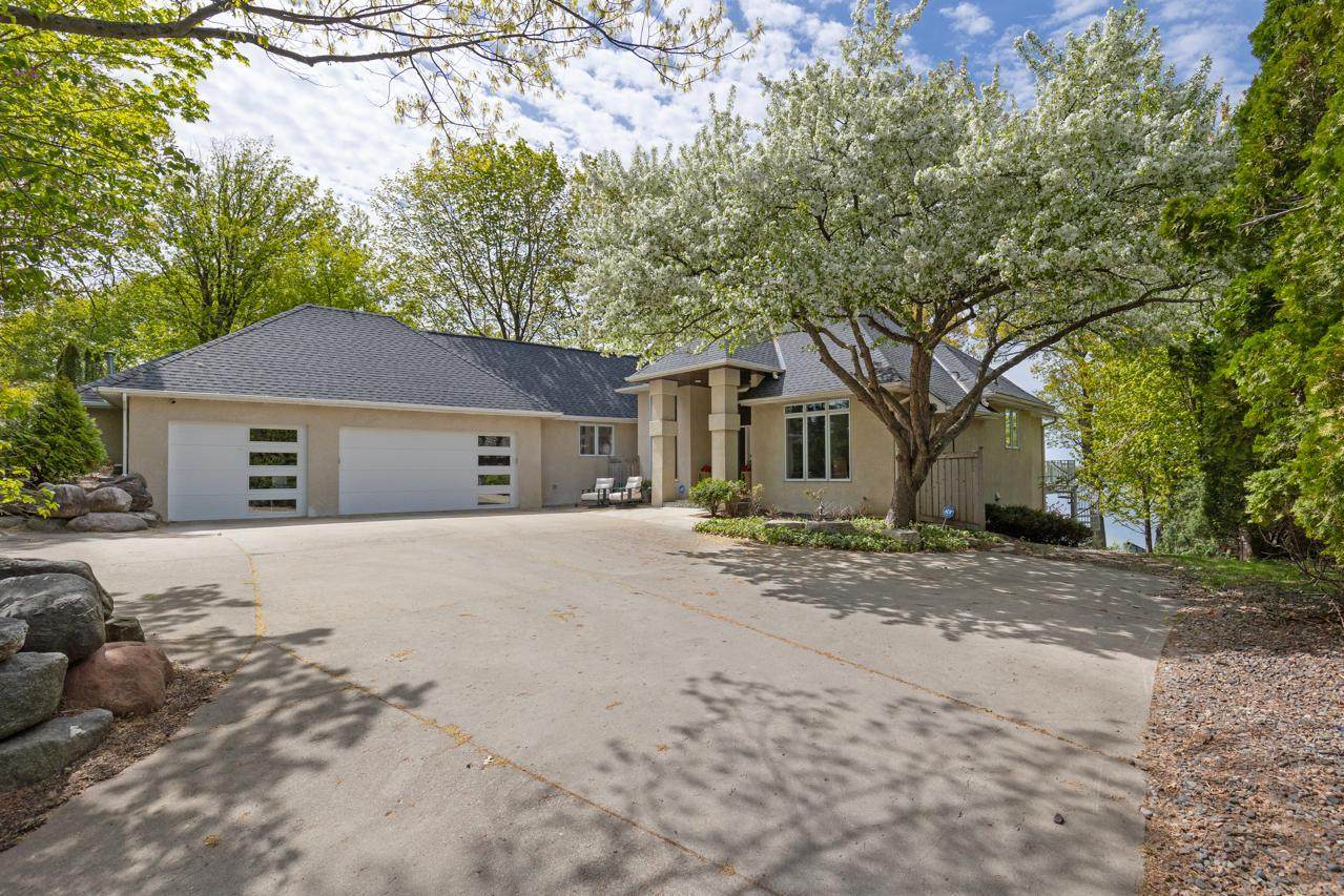 21150 Excelsior Boulevard - Photo 1
