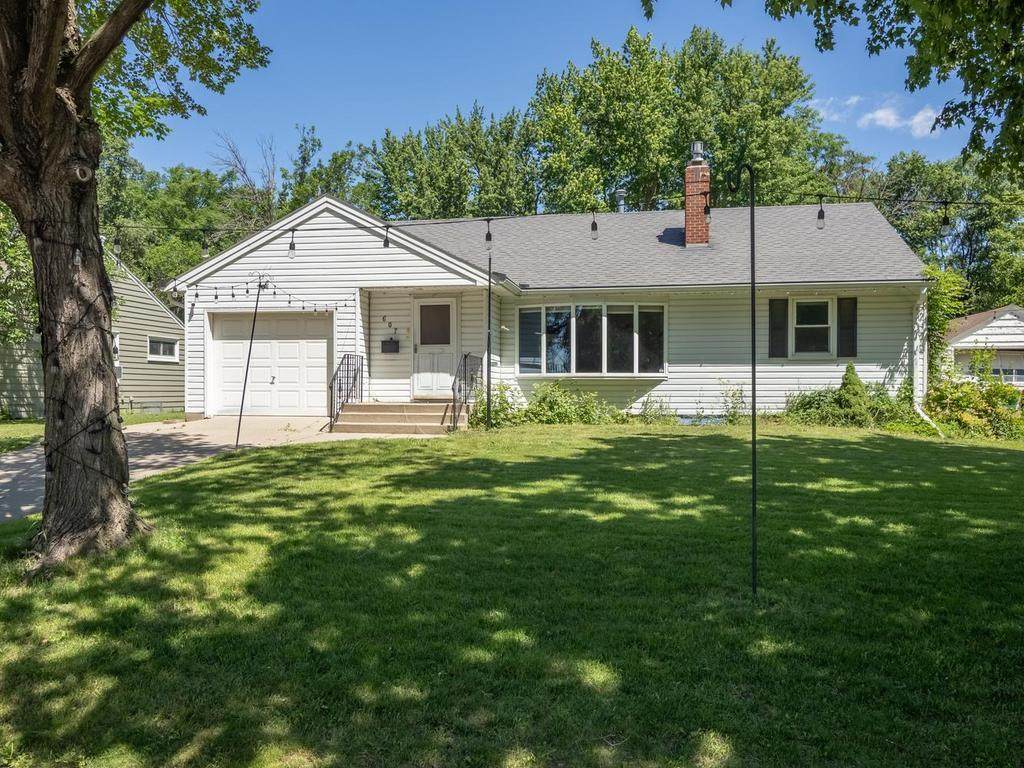 607 Swan Street - Photo 1