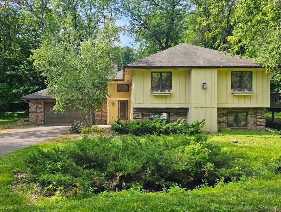 13701 Wood Lane - Photo 1