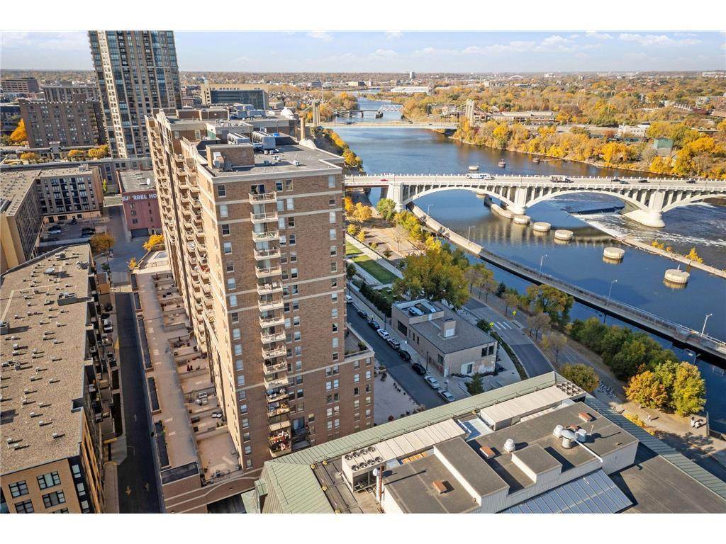 401 1st Street - Photo 1