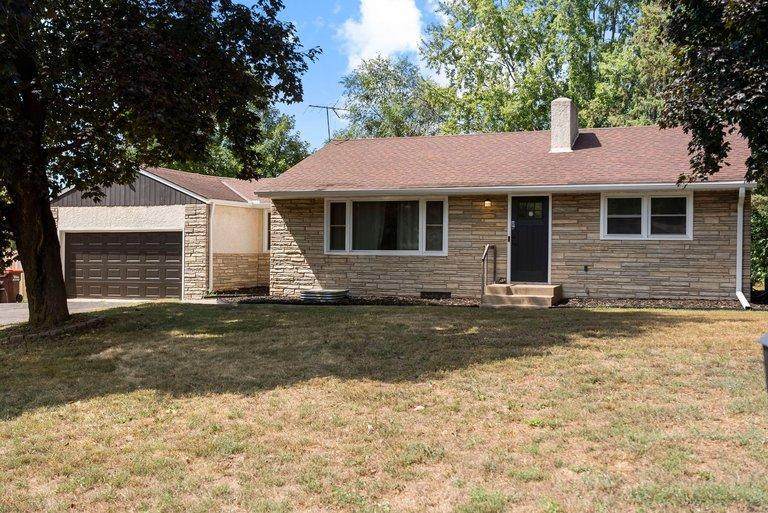 1689 Edgemont Street - Photo 1