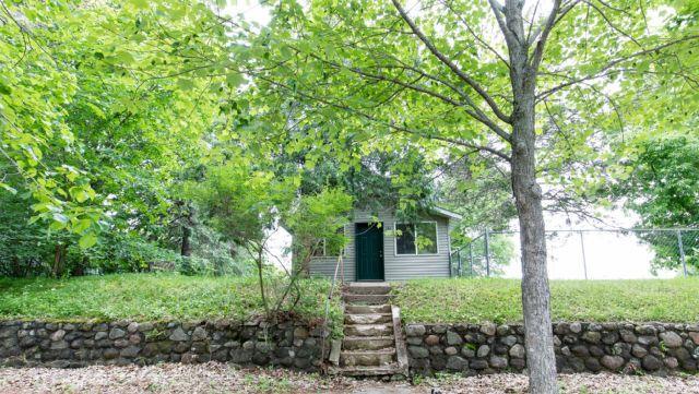 106 Polk Avenue - Photo 1