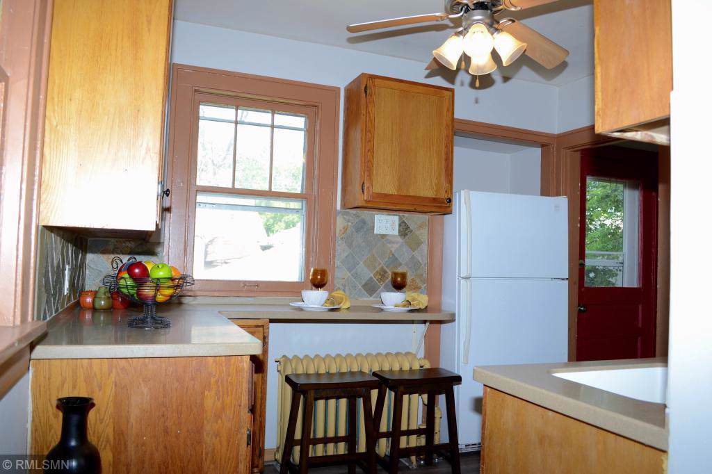 1517 Como Avenue - Photo 1
