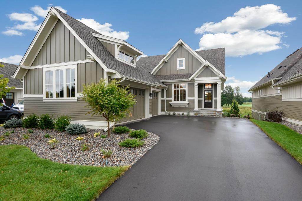 135 Lakeshore Circle - Photo 1