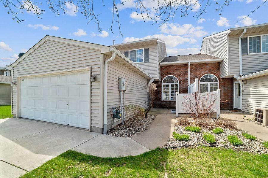 1034 Heather Lane - Photo 1