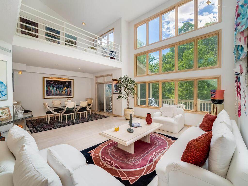 2034 Sherwood Lane - Photo 1