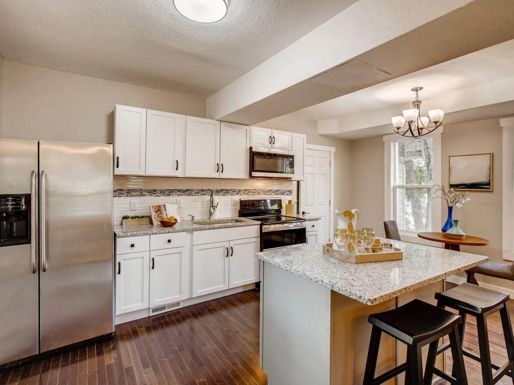 736 Plum Street - Photo 1
