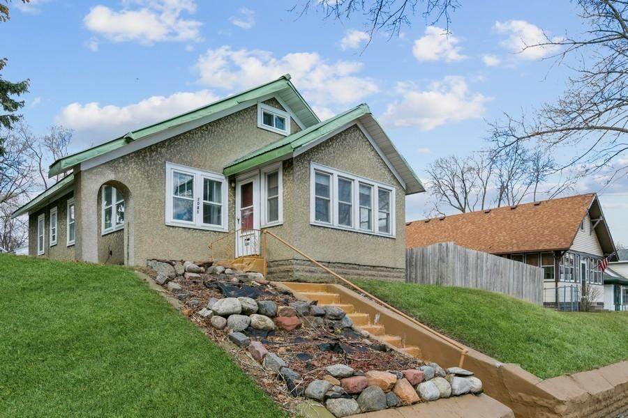 1081 Thomas Avenue - Photo 1