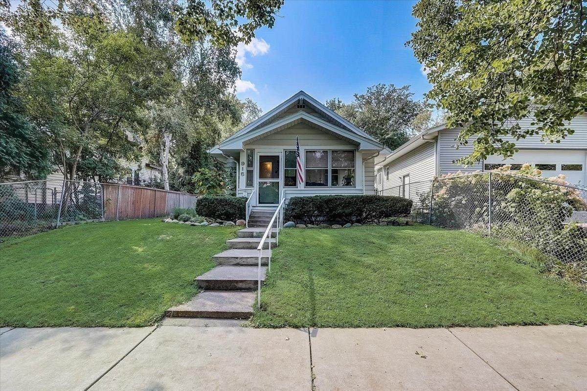 915 15th Avenue - Photo 1