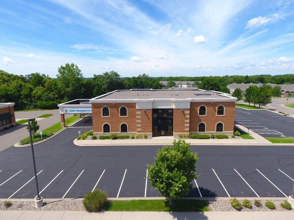 2850 Cutters Grove Avenue - Photo 1